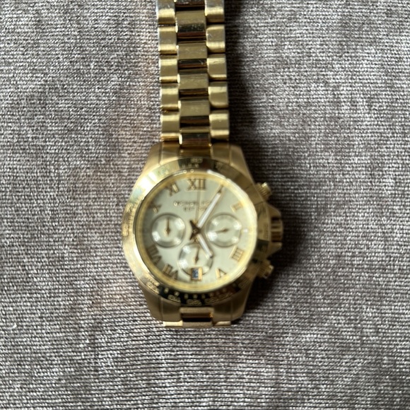 Michael Kors Watch - Picture 2 of 8